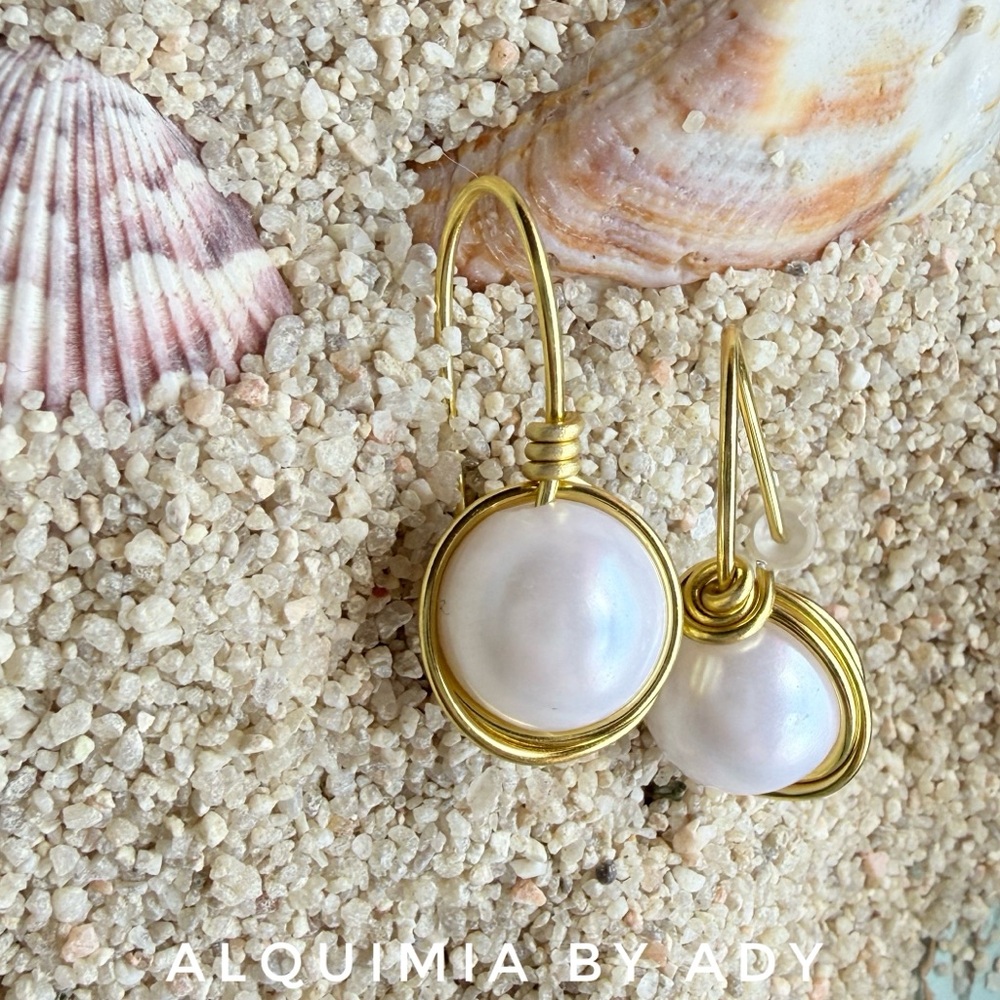 GOLD EARRINGS + my mother’s favorite pearls - Picture 2 of 2